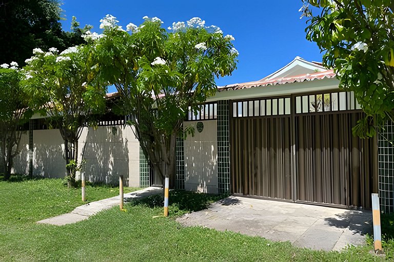 Casa em Enseada dos Corais com 04 quartos