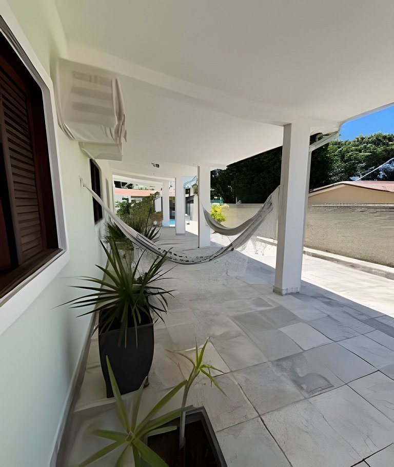 Casa em Enseada dos Corais com 04 quartos