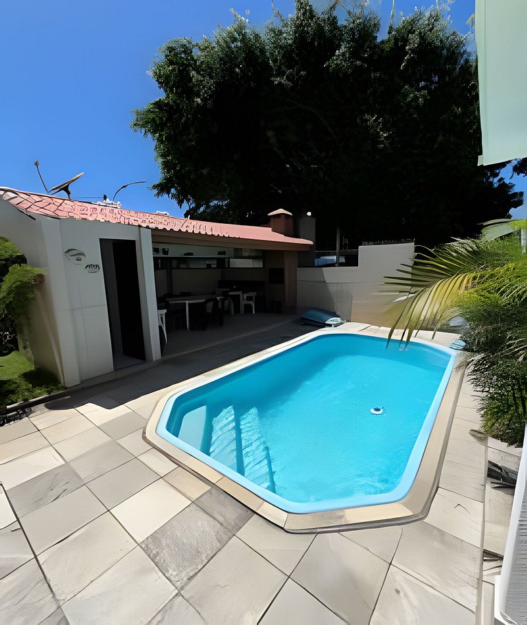Casa em Enseada dos Corais com 04 quartos