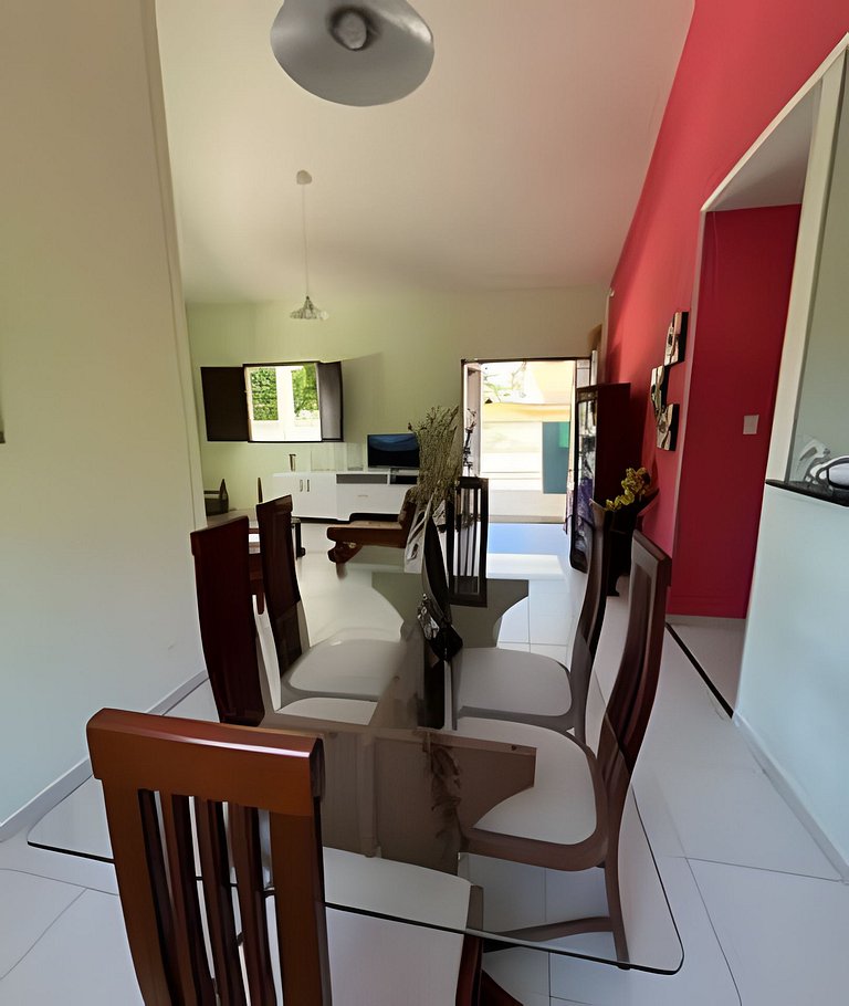 Casa em Enseada dos Corais com 04 quartos