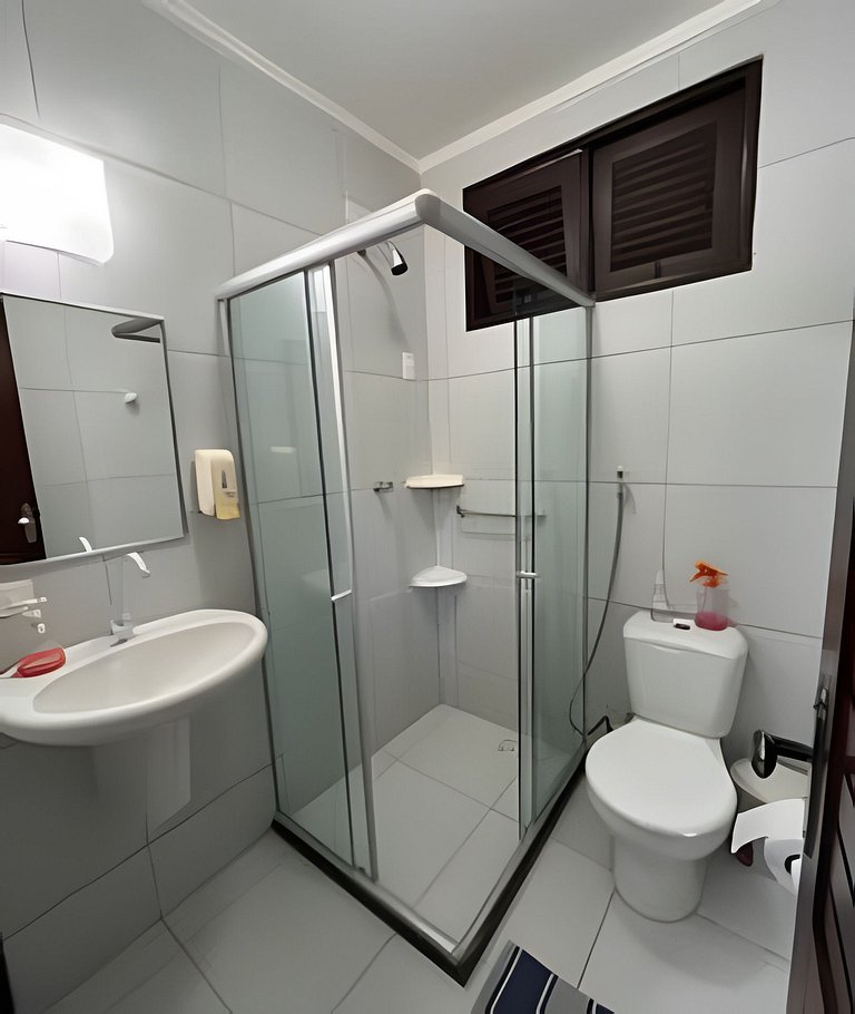 Casa em Enseada dos Corais com 04 quartos