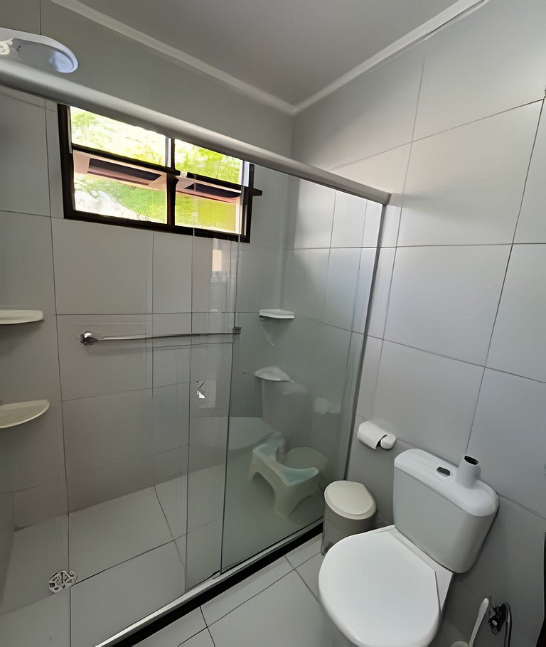 Casa em Enseada dos Corais com 04 quartos