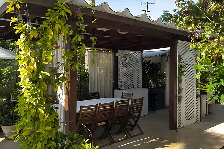 Casa 05 Suítes e Piscina à Beira Mar de Muro Alto