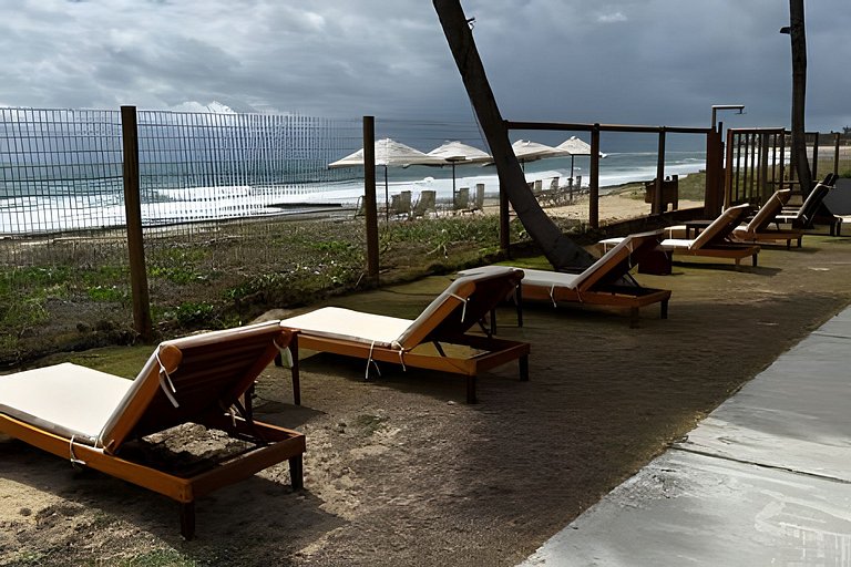 Casa 05 Suítes e Piscina à Beira Mar de Muro Alto